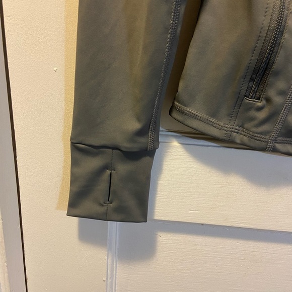 Gray Utility Jacket Lightweight Outdoor Design size 8-10 - Picture 3 of 4